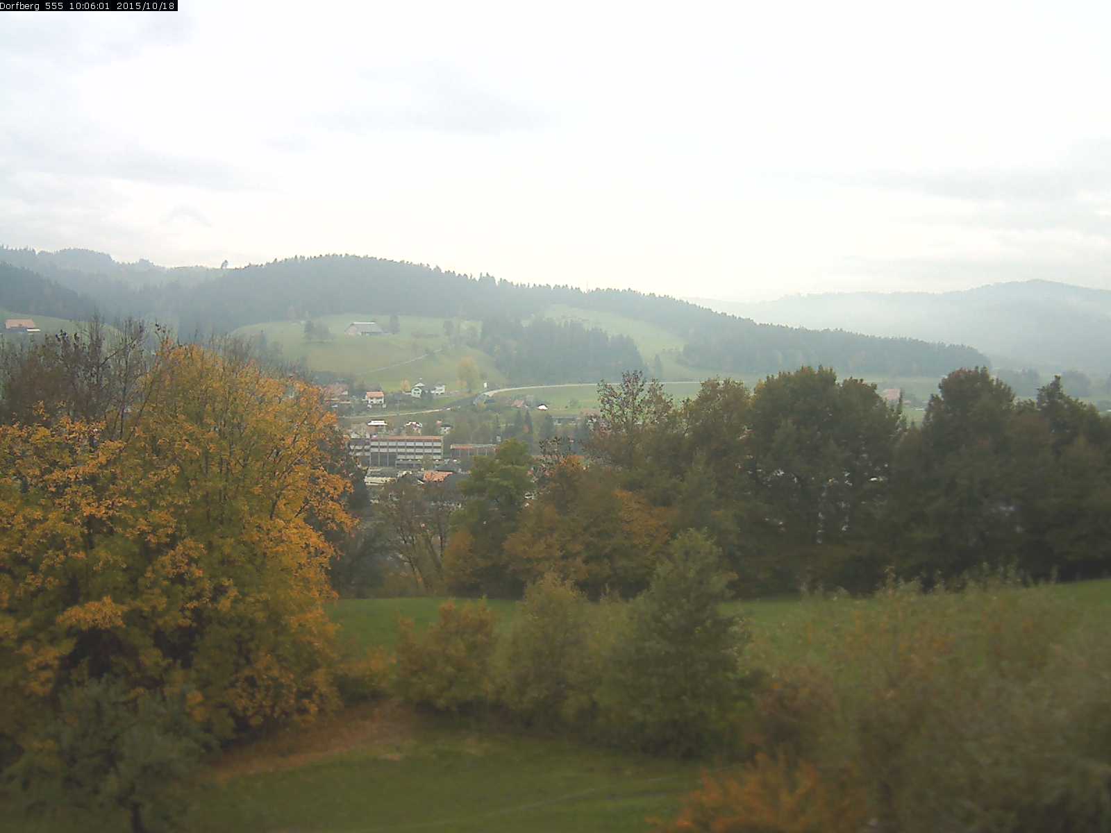 Webcam-Bild: Aussicht vom Dorfberg in Langnau 20151018-100601