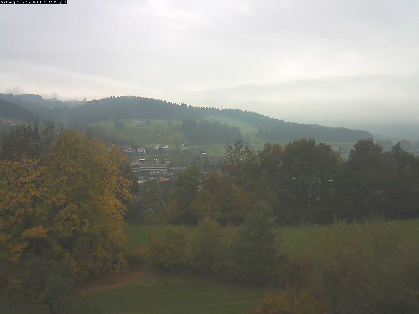 Webcam-Bild: Aussicht vom Dorfberg in Langnau 20151018-120601