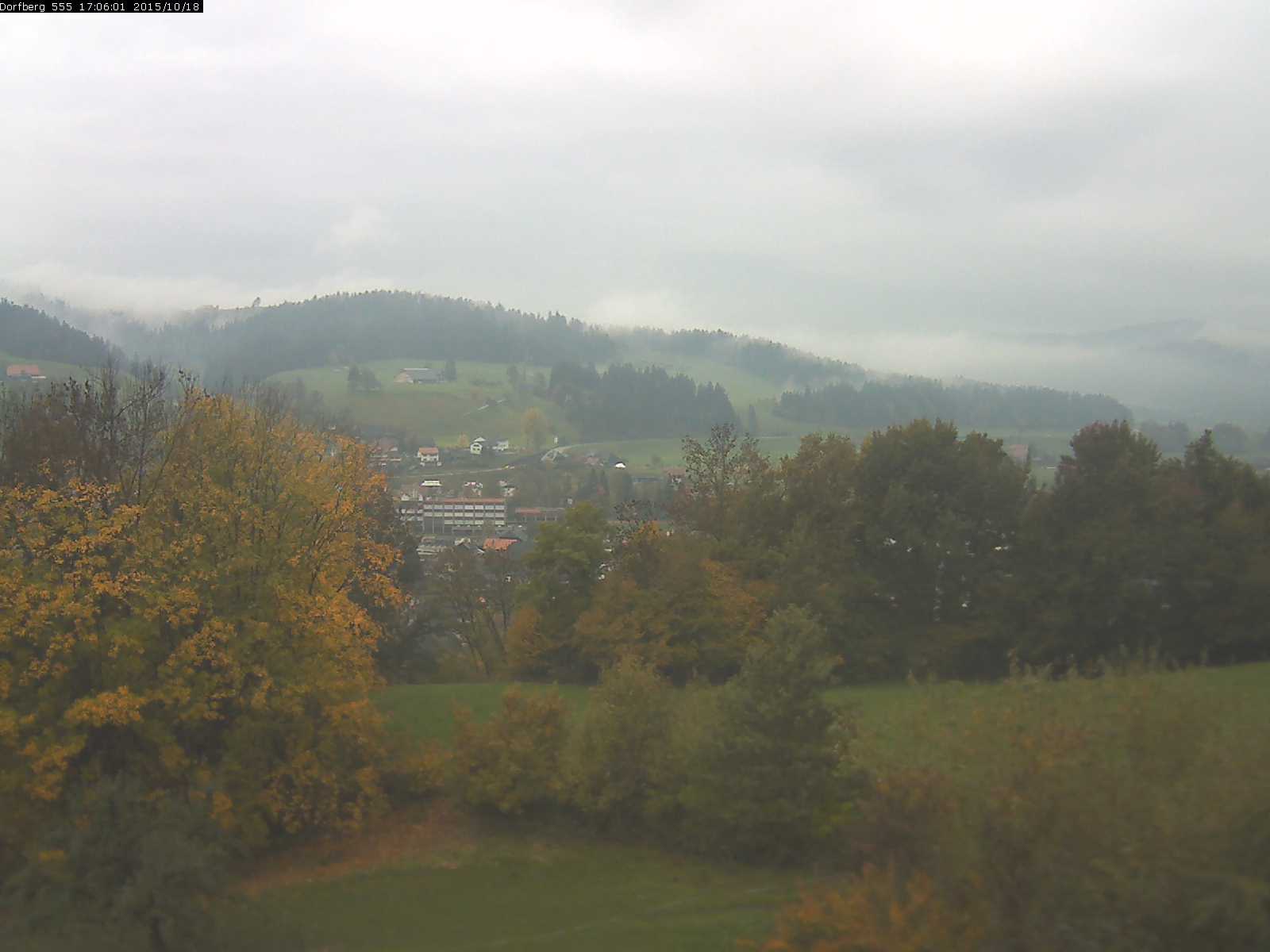 Webcam-Bild: Aussicht vom Dorfberg in Langnau 20151018-170601