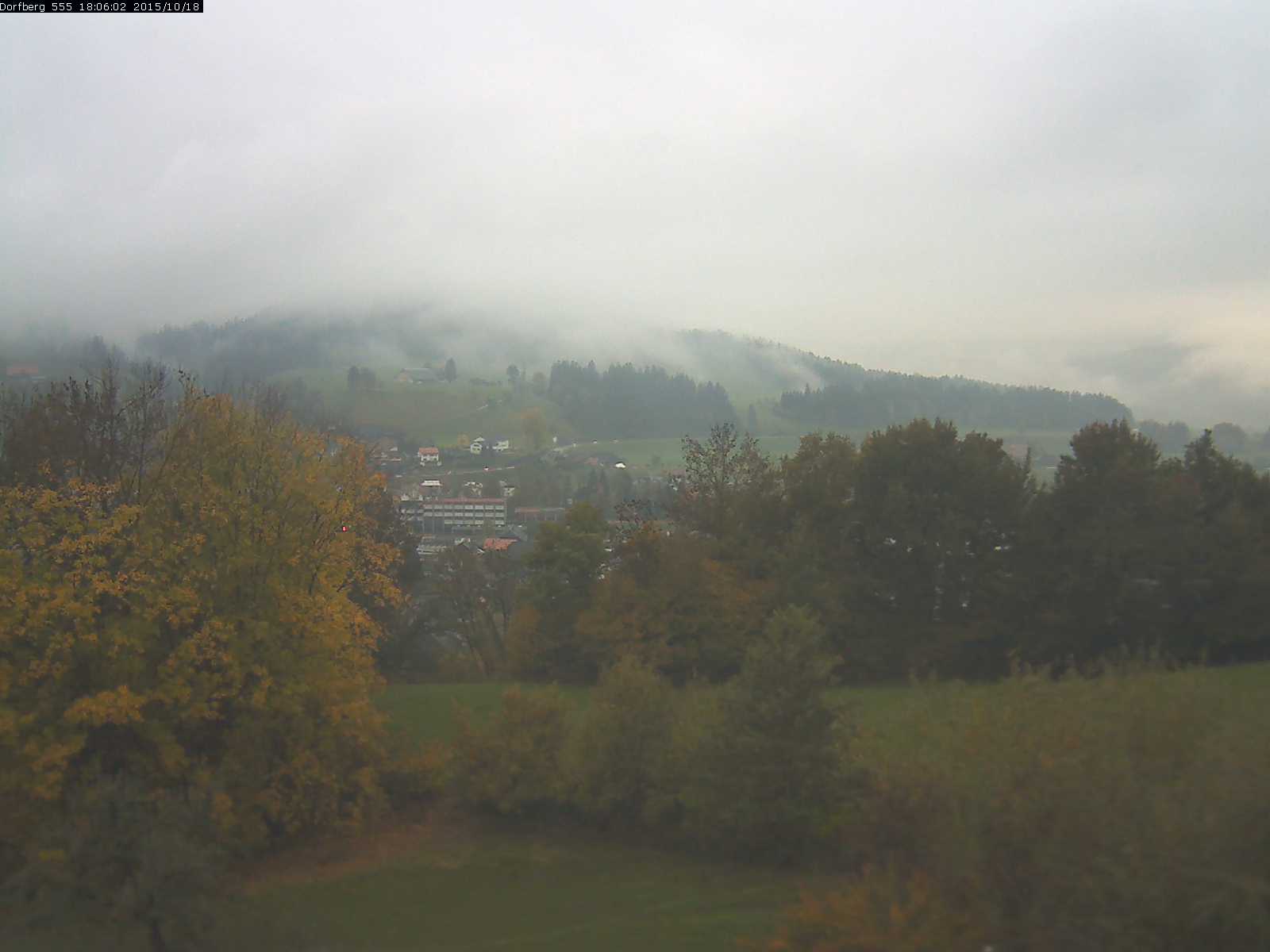Webcam-Bild: Aussicht vom Dorfberg in Langnau 20151018-180601