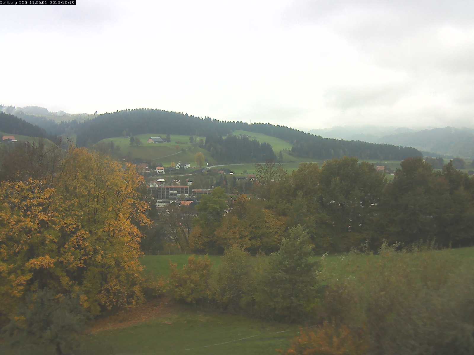 Webcam-Bild: Aussicht vom Dorfberg in Langnau 20151019-110601