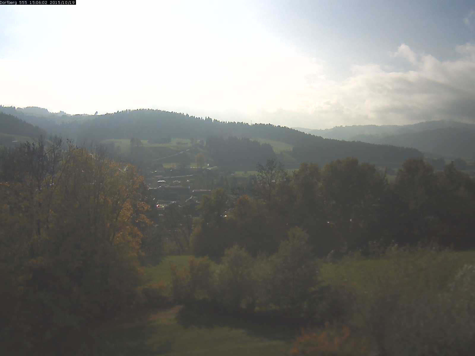 Webcam-Bild: Aussicht vom Dorfberg in Langnau 20151019-150601