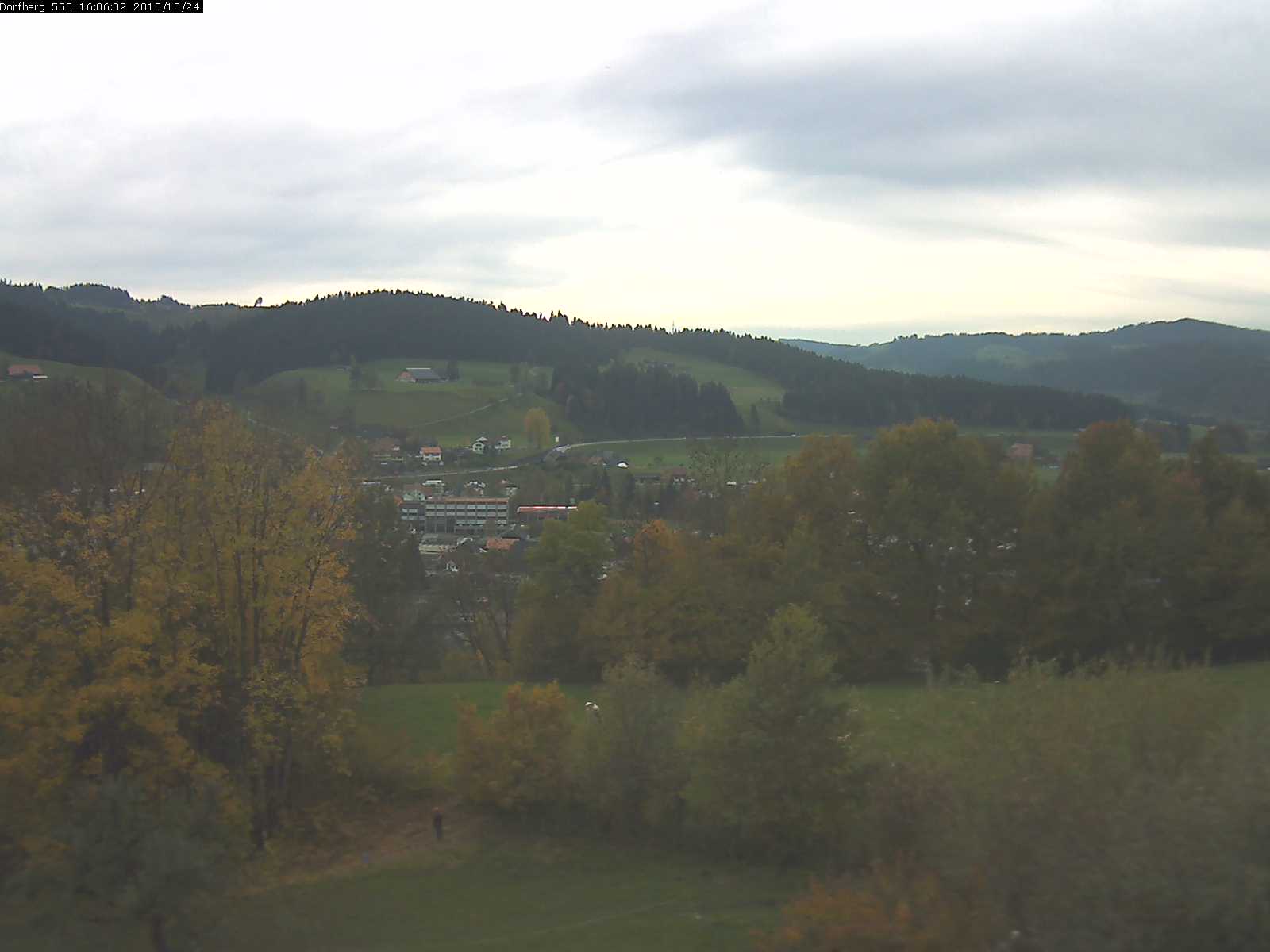 Webcam-Bild: Aussicht vom Dorfberg in Langnau 20151024-160601