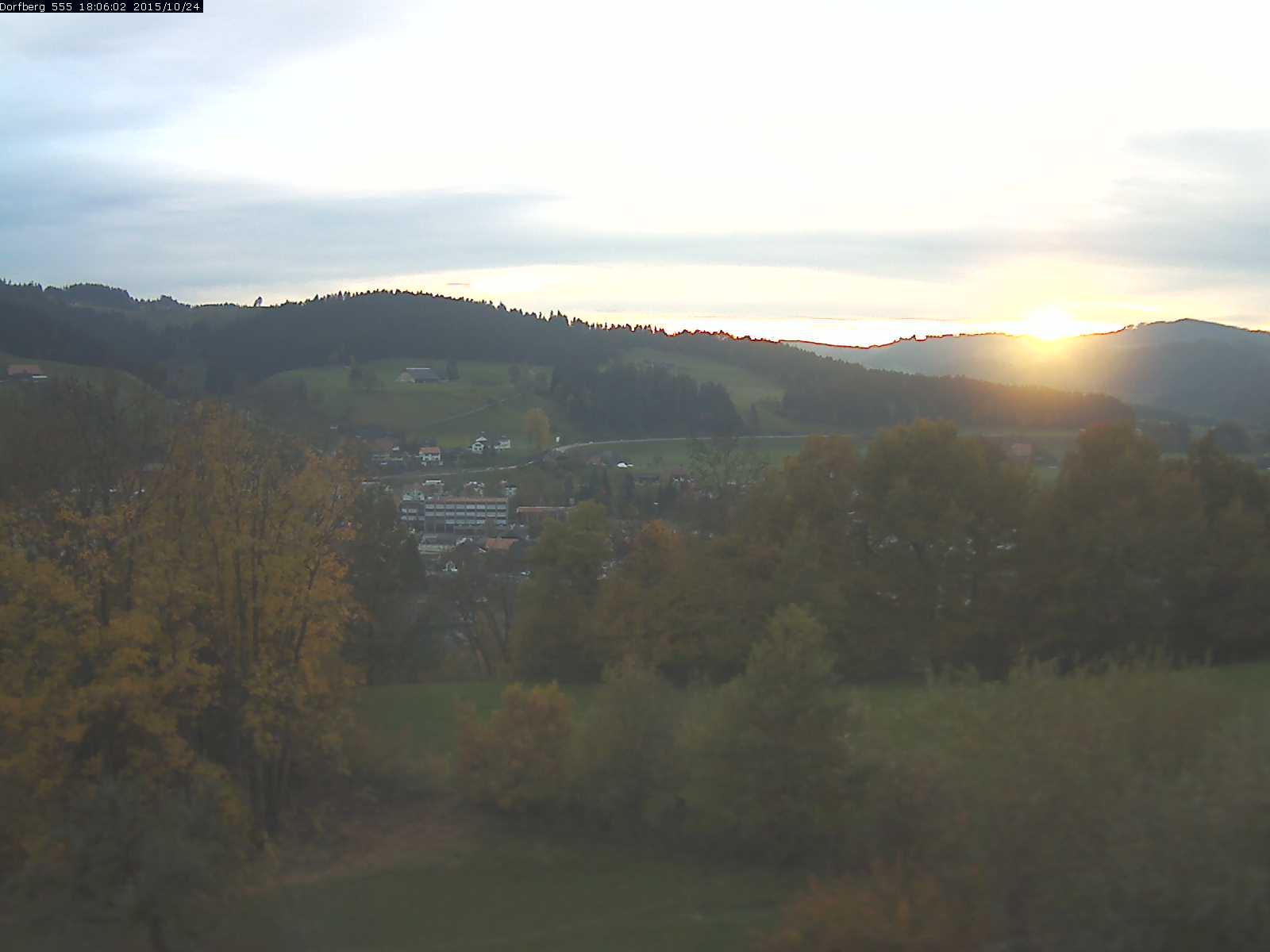 Webcam-Bild: Aussicht vom Dorfberg in Langnau 20151024-180601