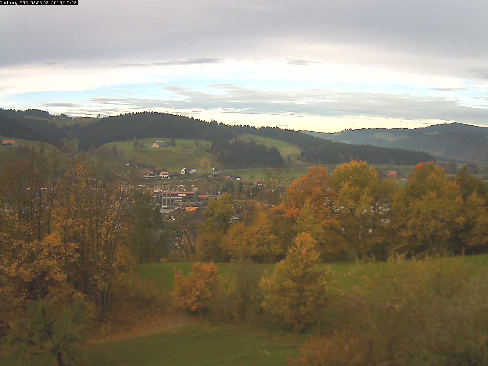 Webcam-Bild: Aussicht vom Dorfberg in Langnau 20151028-080601