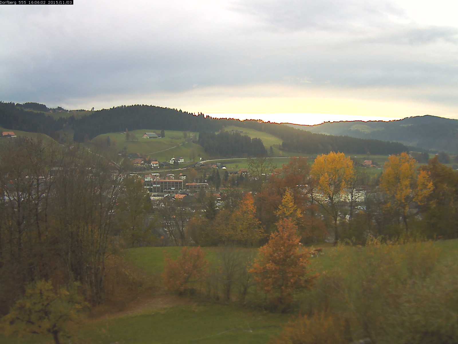 Webcam-Bild: Aussicht vom Dorfberg in Langnau 20151103-160601