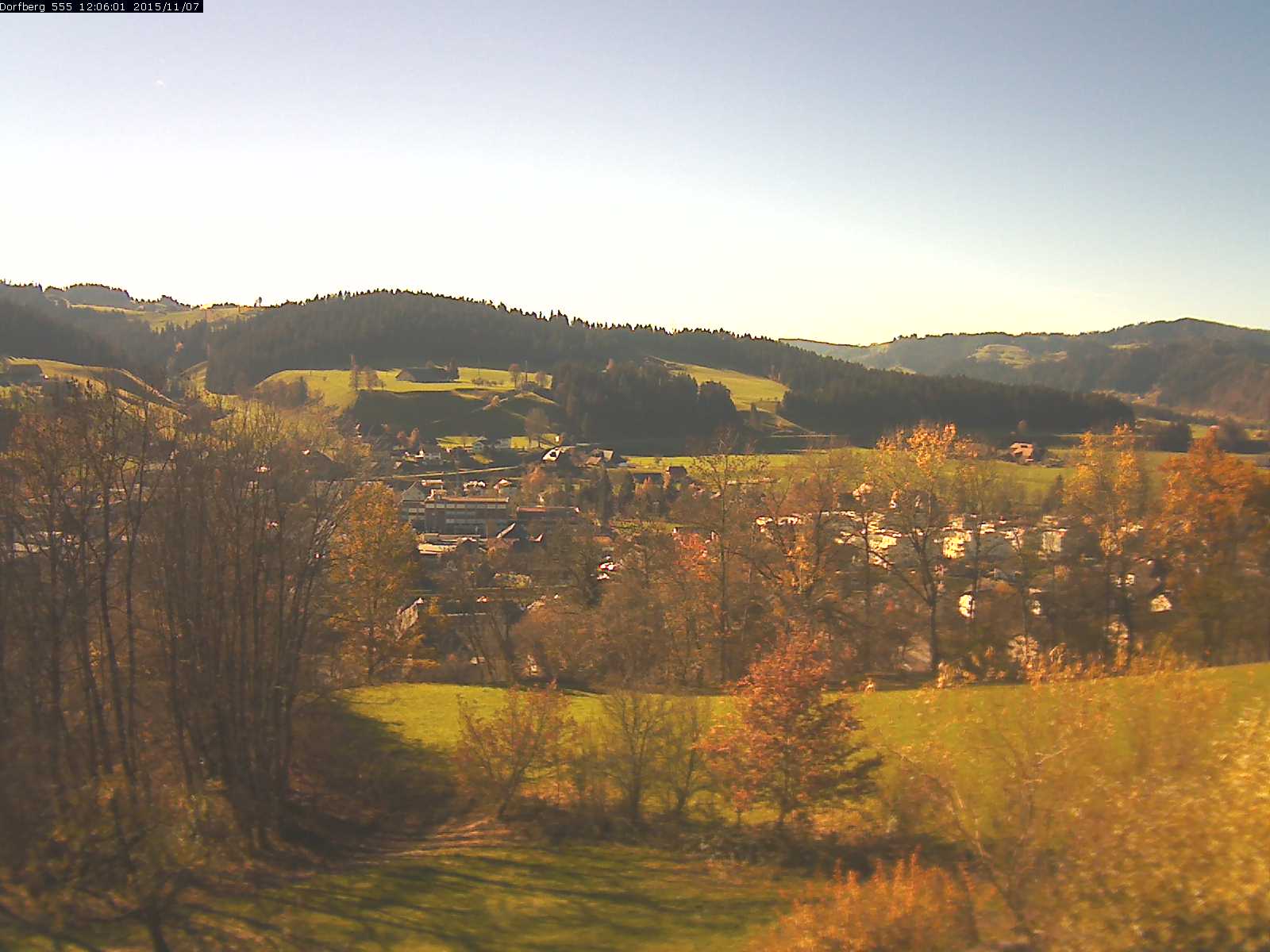 Webcam-Bild: Aussicht vom Dorfberg in Langnau 20151107-120601