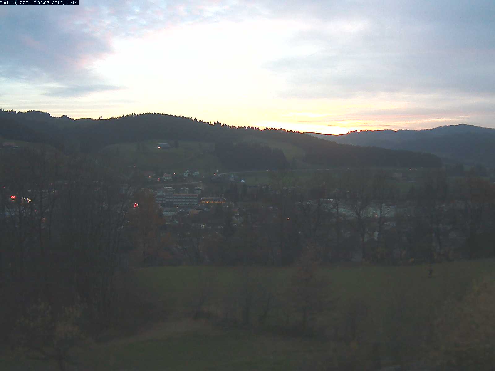 Webcam-Bild: Aussicht vom Dorfberg in Langnau 20151114-170601