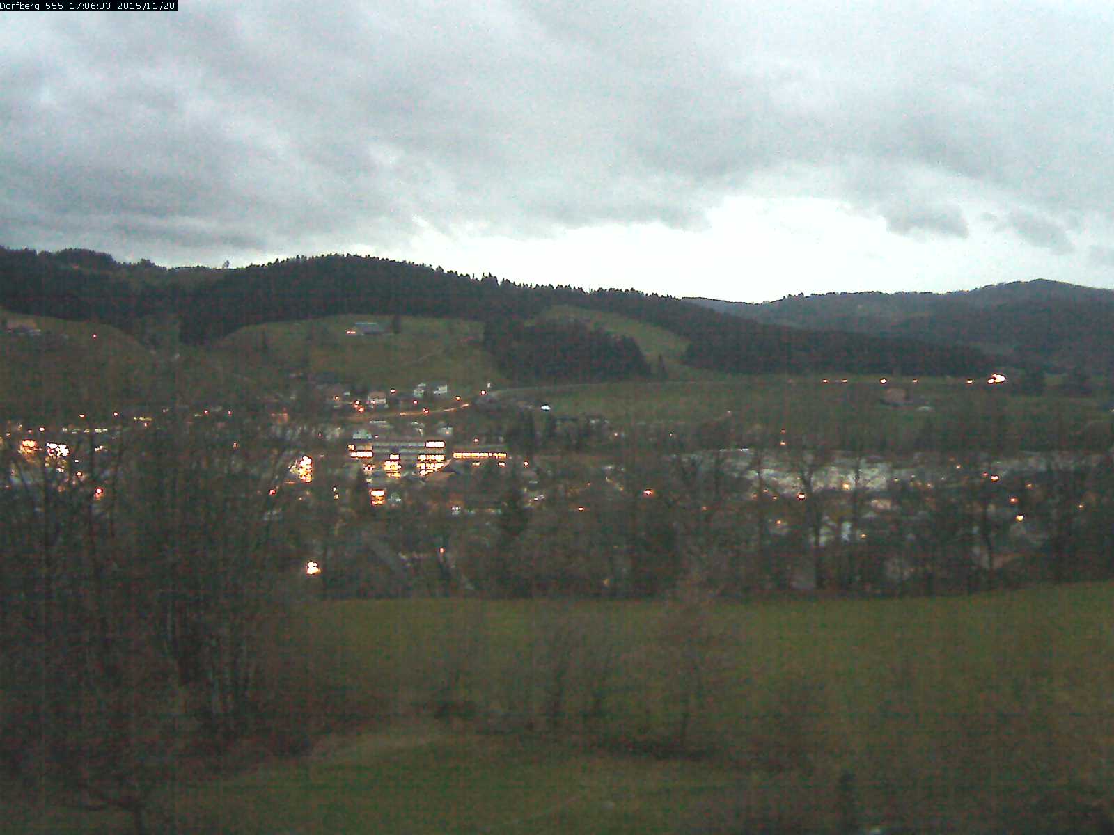 Webcam-Bild: Aussicht vom Dorfberg in Langnau 20151120-170601