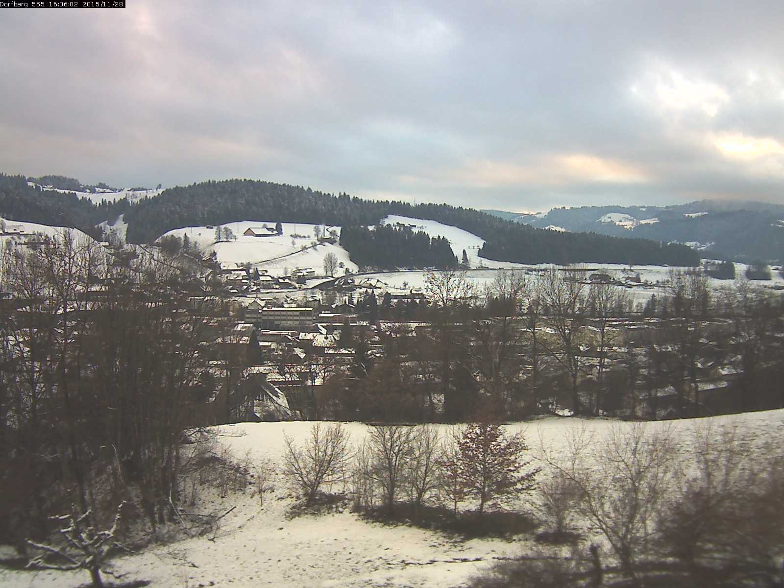 Webcam-Bild: Aussicht vom Dorfberg in Langnau 20151128-160601