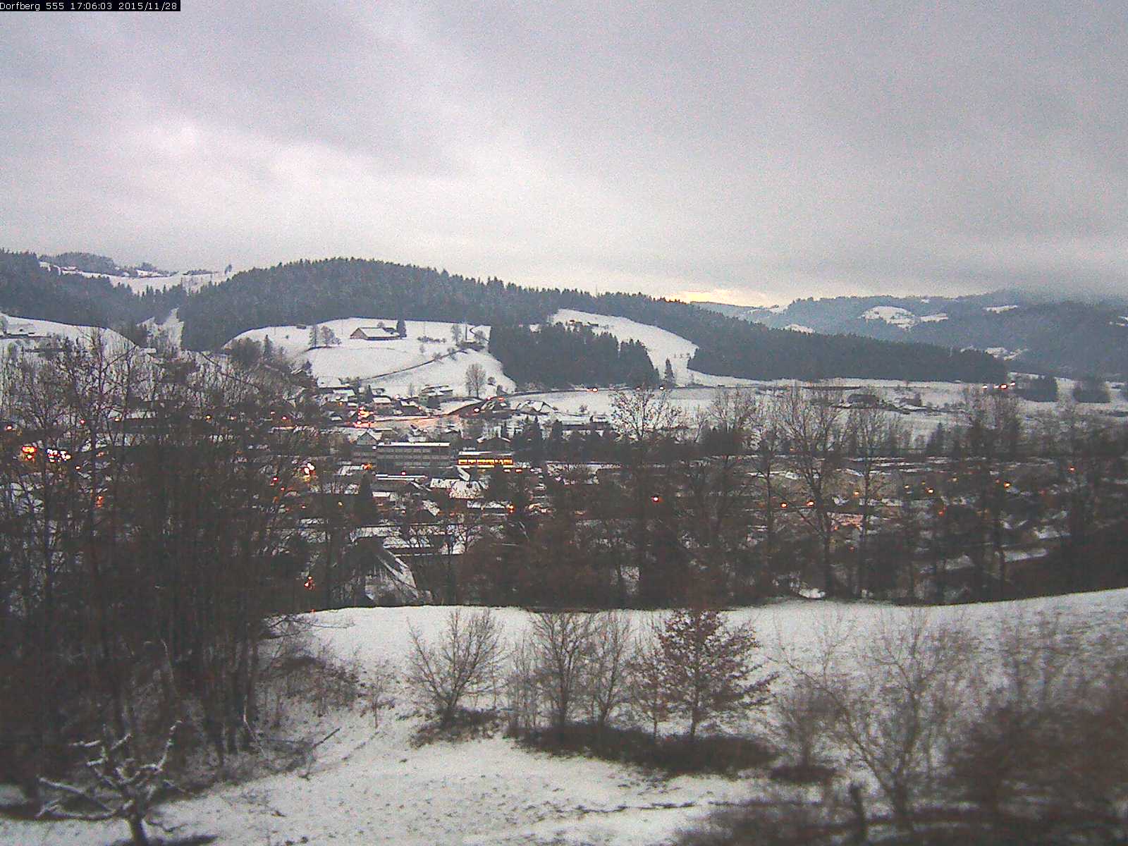 Webcam-Bild: Aussicht vom Dorfberg in Langnau 20151128-170601