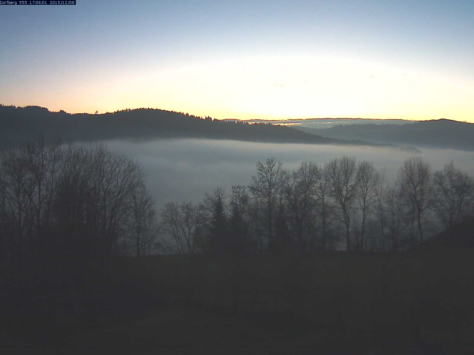 Webcam-Bild: Aussicht vom Dorfberg in Langnau 20151208-170601