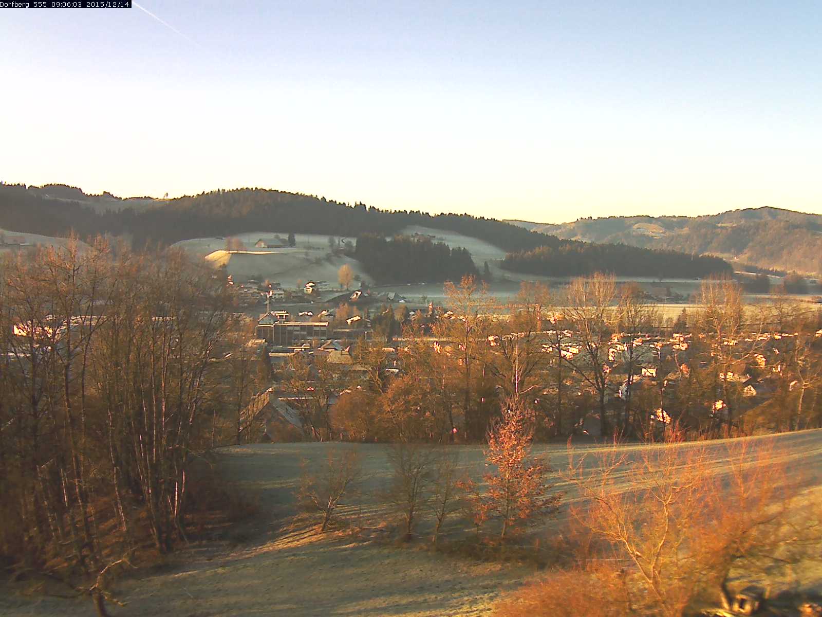Webcam-Bild: Aussicht vom Dorfberg in Langnau 20151214-090601