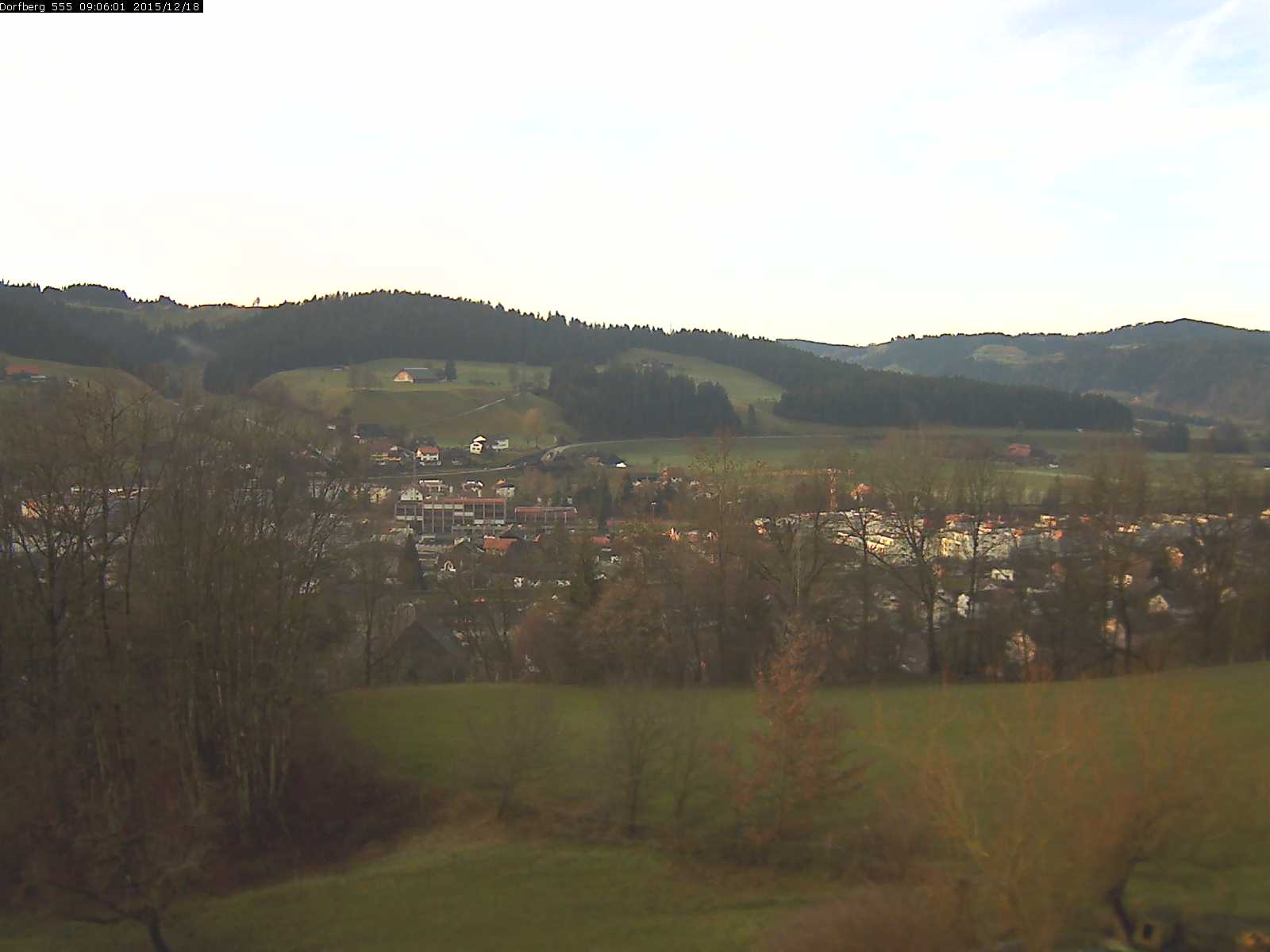 Webcam-Bild: Aussicht vom Dorfberg in Langnau 20151218-090601