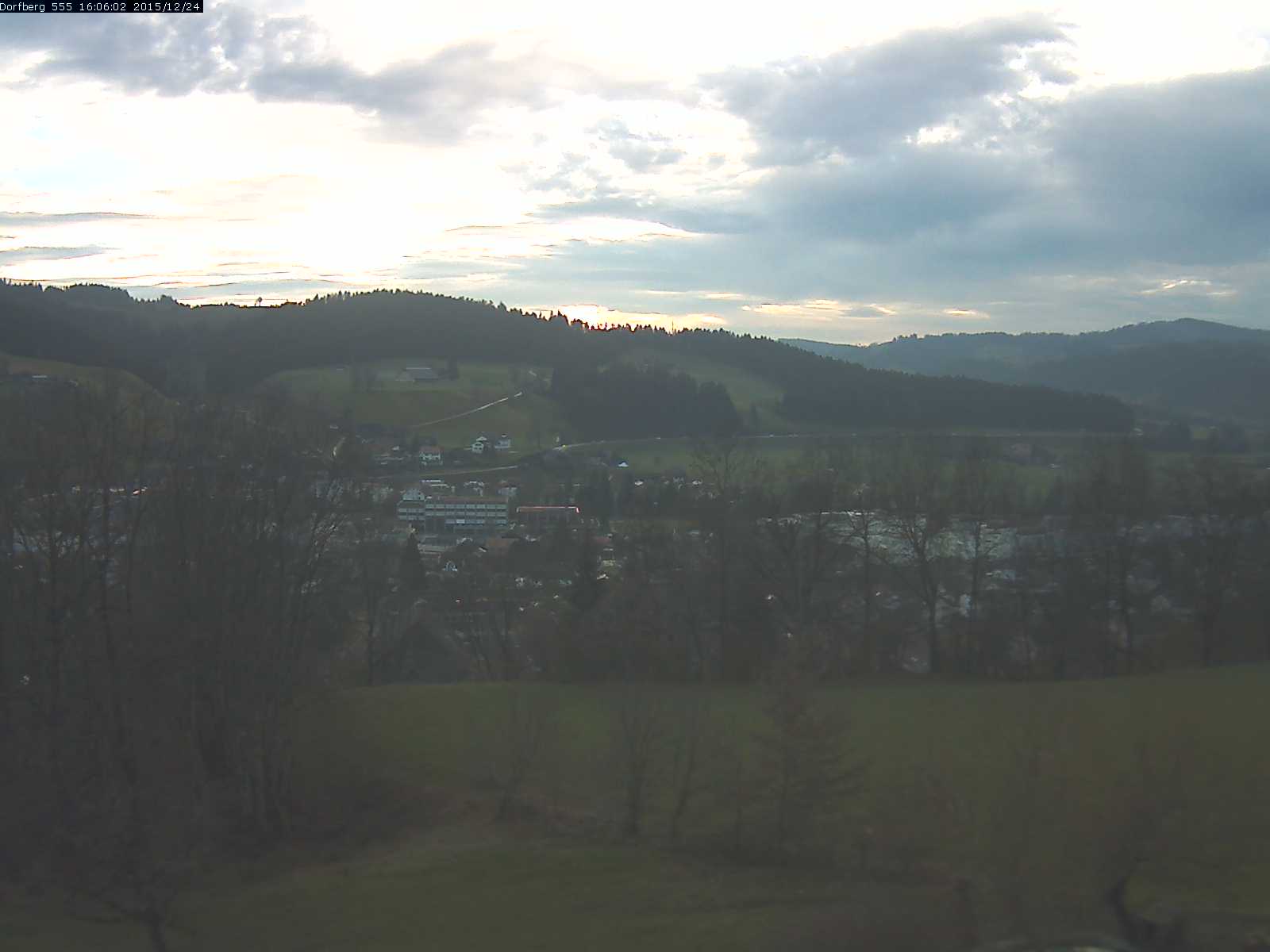 Webcam-Bild: Aussicht vom Dorfberg in Langnau 20151224-160601