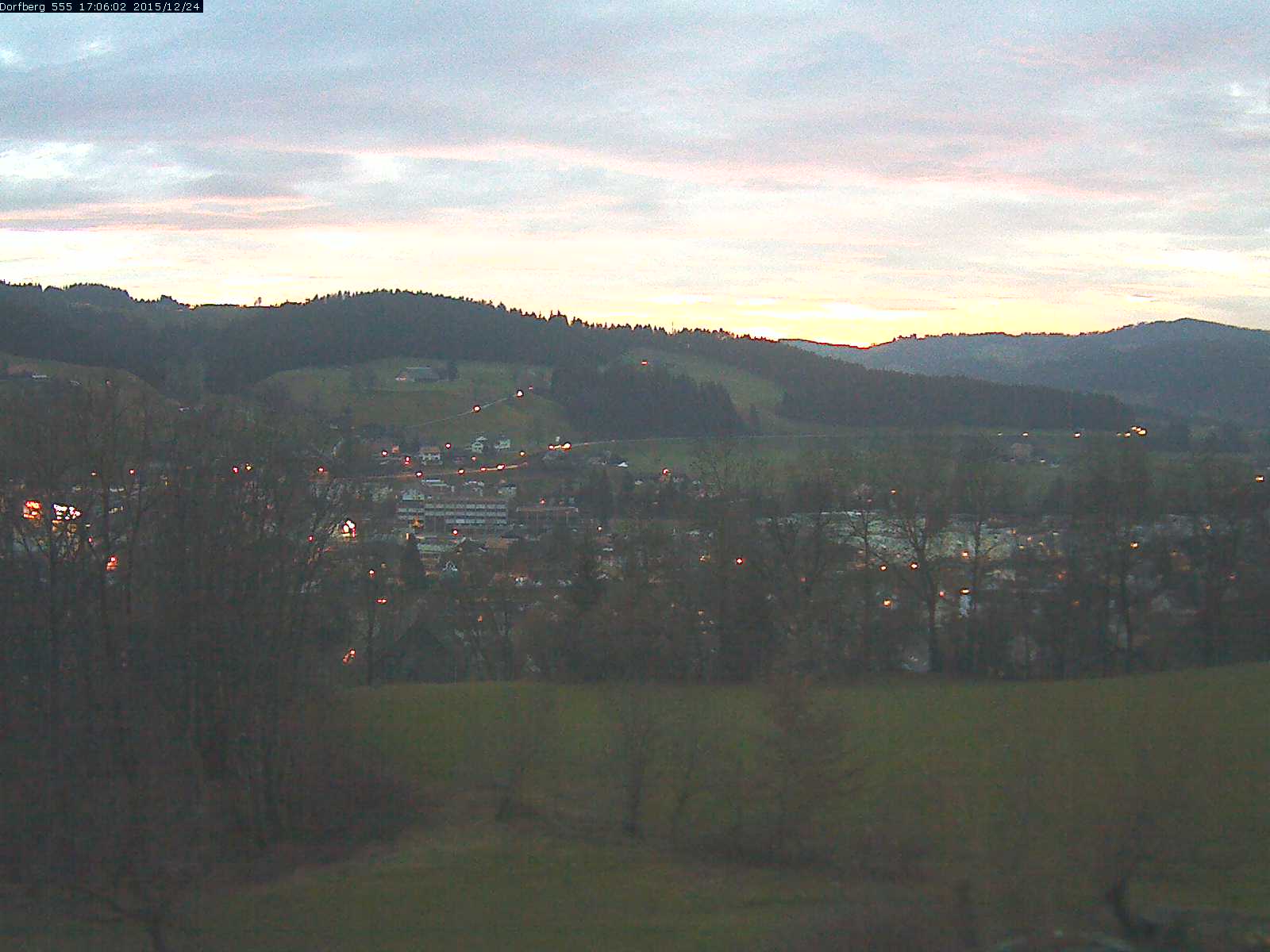 Webcam-Bild: Aussicht vom Dorfberg in Langnau 20151224-170601