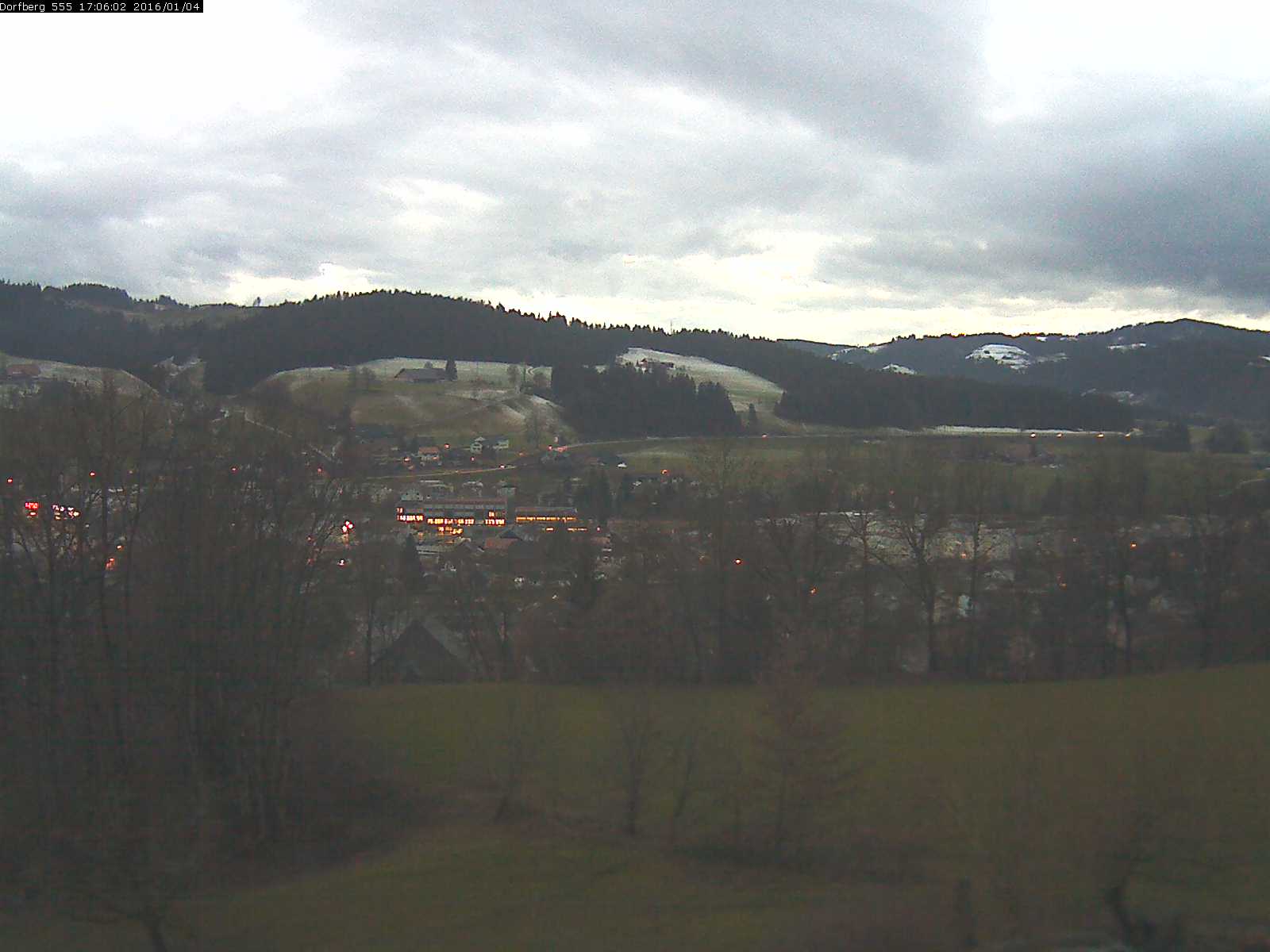 Webcam-Bild: Aussicht vom Dorfberg in Langnau 20160104-170601