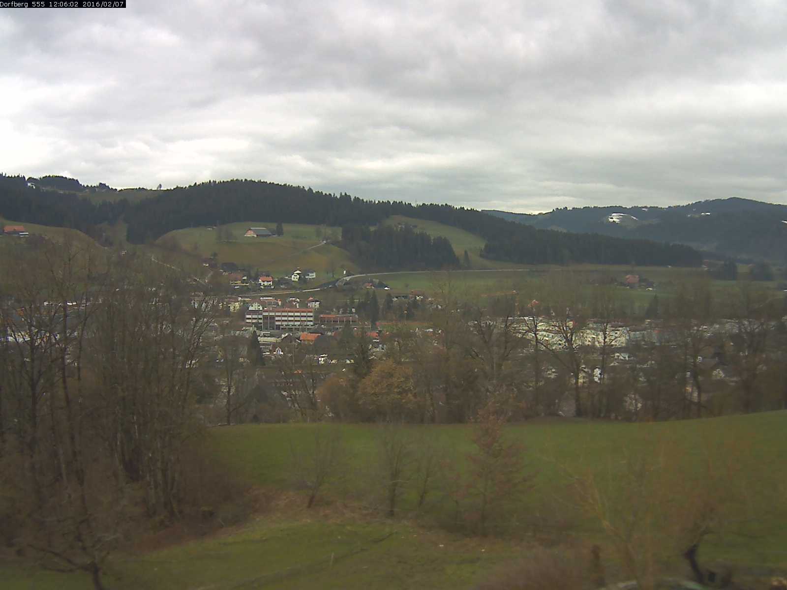 Webcam-Bild: Aussicht vom Dorfberg in Langnau 20160207-120601